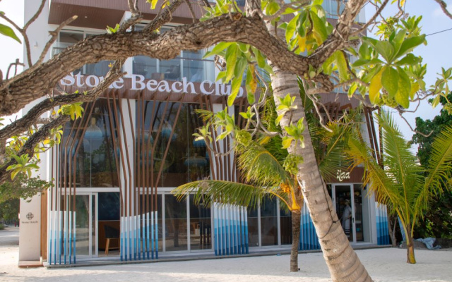 Stone Beach Club, Dhiffushi