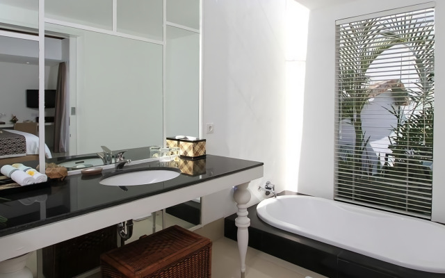 The Kanjeng Suites Villas Seminyak