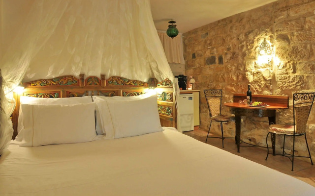Pina Balev Inn