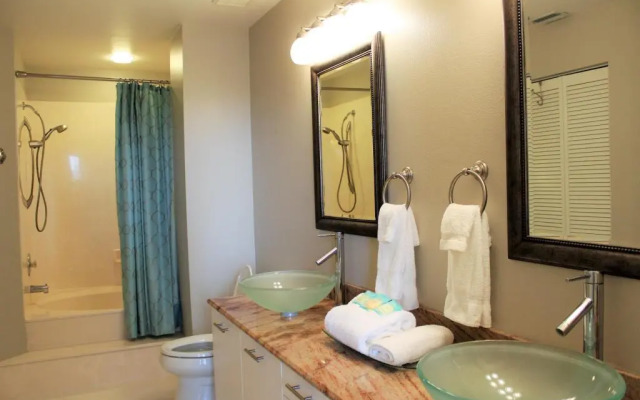 Vista Verde North 4-225