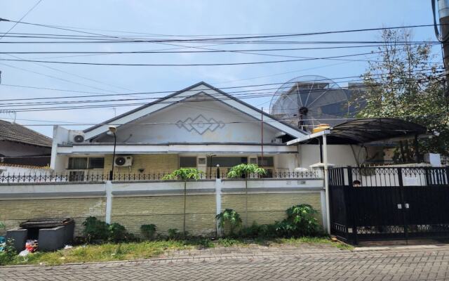 OYO Life 93977 Suterejo Homestay Syariah