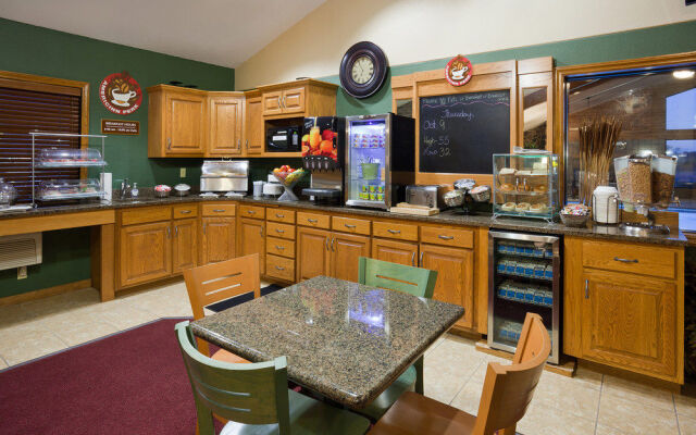 AmericInn by Wyndham Eau Claire