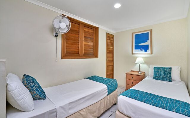 Trinity Beach Club Holiday Apartments