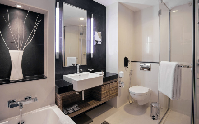 Pullman Dubai Jumeirah Lakes Towers - Hotel & Residence