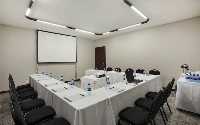 Naoum Plaza Hotel