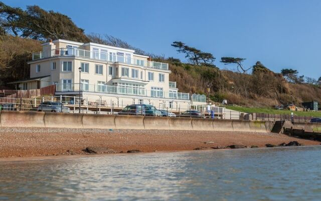 Beachside Apartment On The Beach
