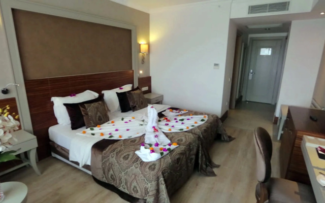 Side Crown Palace Ultra All Inclusive