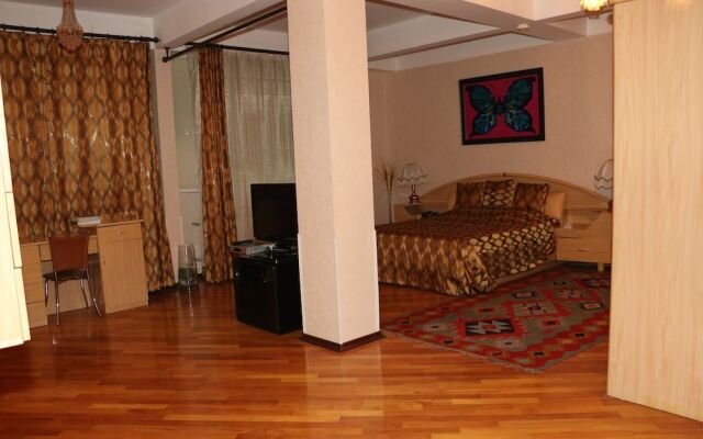 Nur-2 Hotel