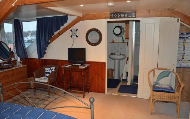 Captains Cabin