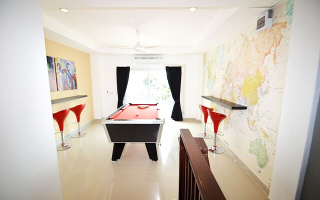 Deluxe Jacuzzi Townhome