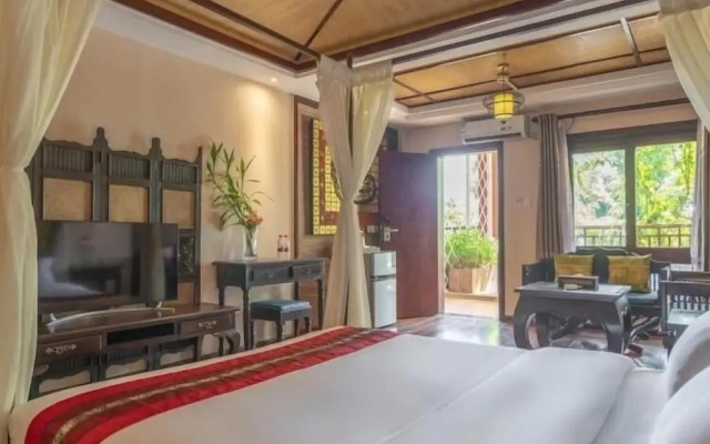 Floral Hotel Roaring Elephant