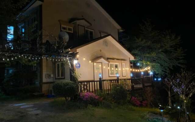 Sacheon Seopo Beach Pension