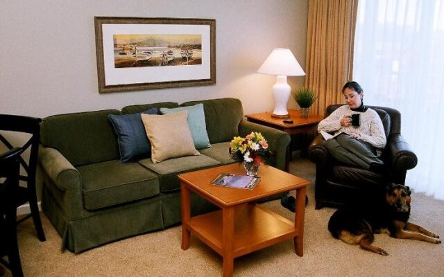 Rivertide Suites Hotel