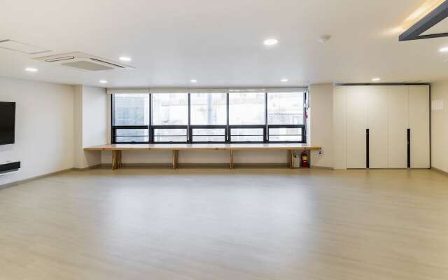 Yeosuya Hostel & Pension