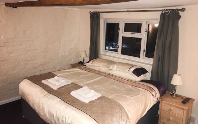 The Pear Tree Inn