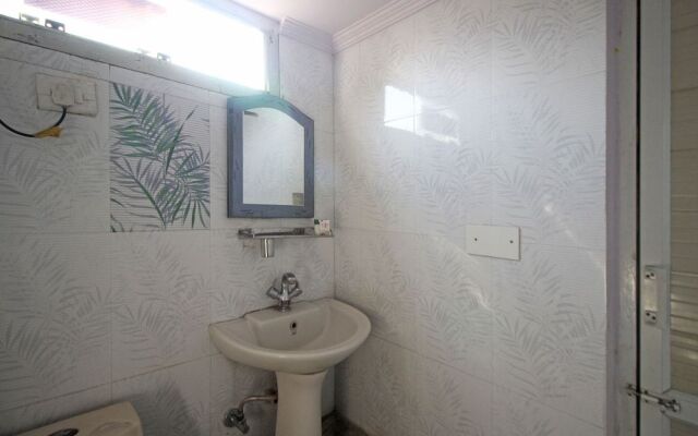 OYO 7147 Hotel Madhur Regency