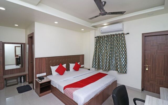 OYO 37989 Hotel Debarshi