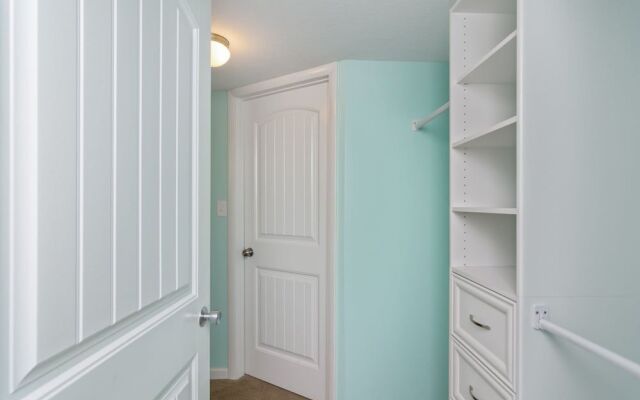 Shoreline 1114 Condo by RedAwning