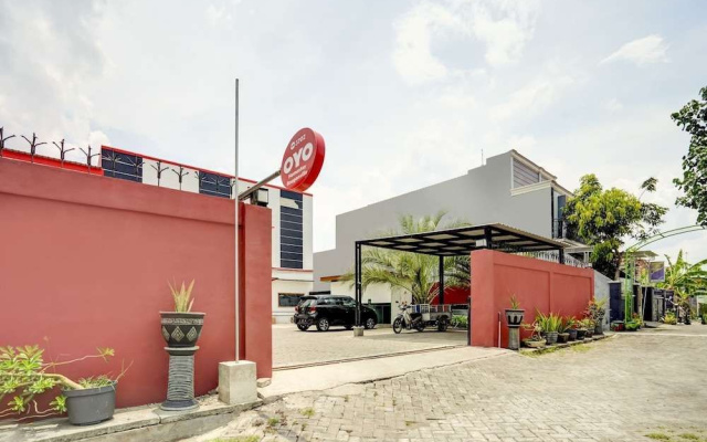 Super OYO 3702 Homestay Bougenville Syariah