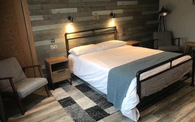 The Shack and Pods at Inchree