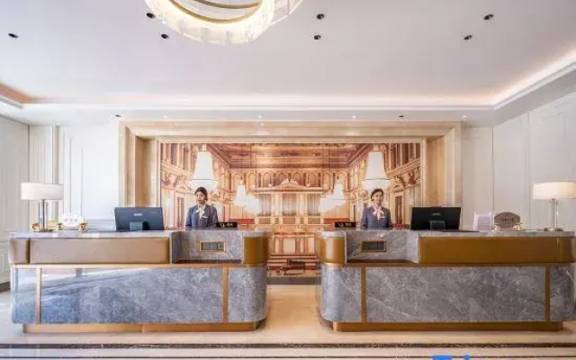 Viena Hotel (Menglian Passenger Station Customs Road Branch)