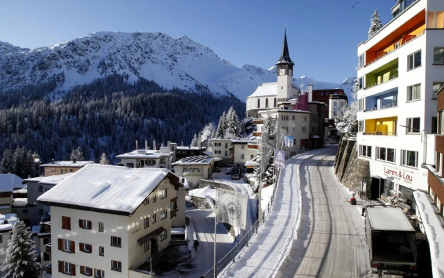 - Apartment im Herzen AROSAS - grossräumig, stylisch & zentral