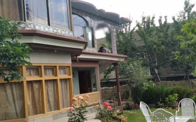 Ilyasin Guest House