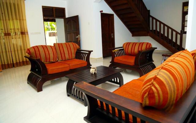 4 S Villa
