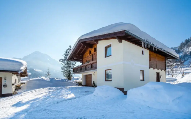 Spacious Apartment in Kleinarl near Ski Lift