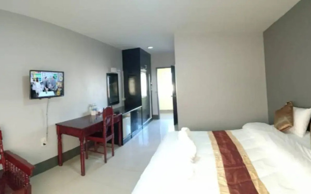 Submukdaphoomplace Hotel