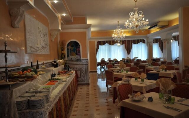 Hotel Real