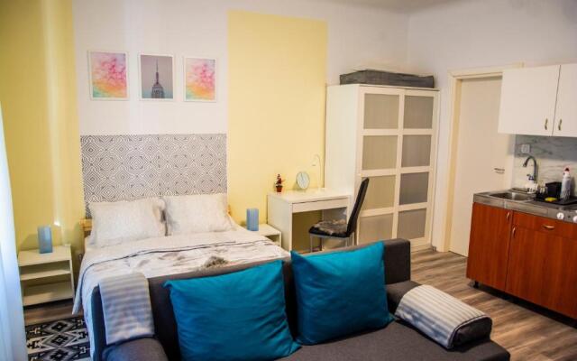 Apartment & room Eni
