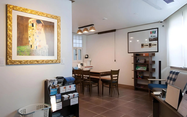 Cube Guesthouse