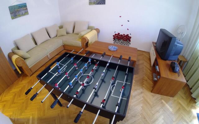 OINA Apartments