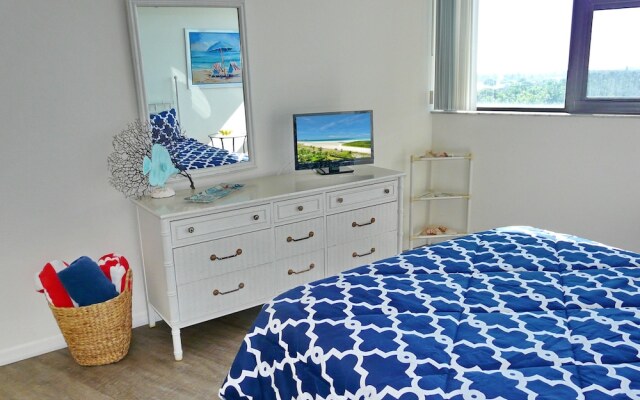 Beachfront Condo With Views of Beach and Spacious Pool