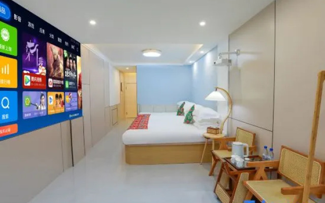 Zhang Licheng Family Hotel