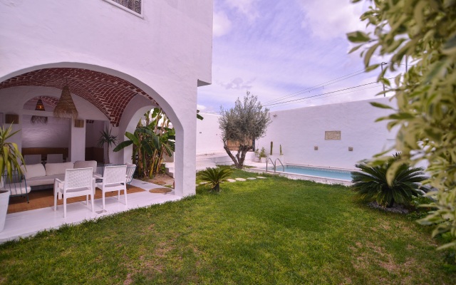 Airbetter - Fabulous Stay at Villa Skander Hammamet with Pool