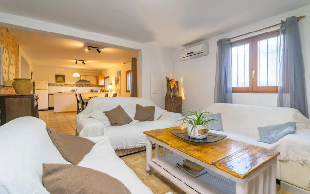 Cas Ciutada in Inca With 2 Bedrooms and 1 Bathrooms