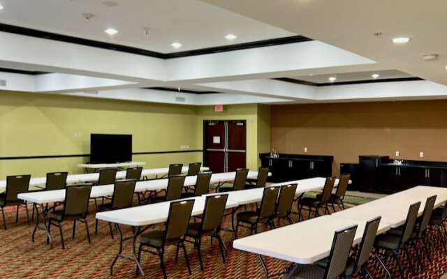 Holiday Inn Express & Suites Alva
