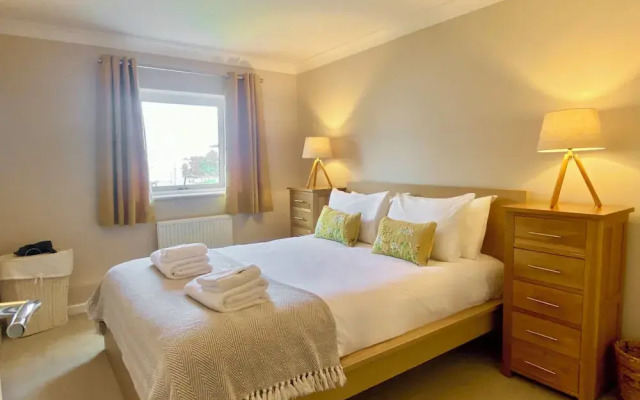 Your Space Apartments - Market Rise