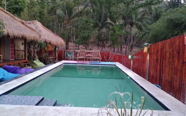 Wooden Paradise Home Stay - Hostel