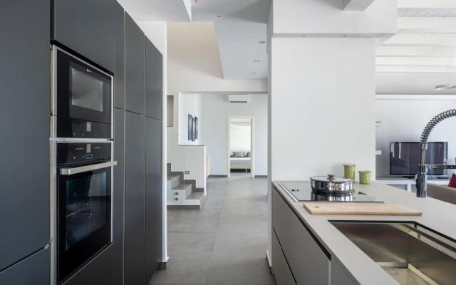 3 Bedroom Modern Villa, Pool, Savoca, East Sicily