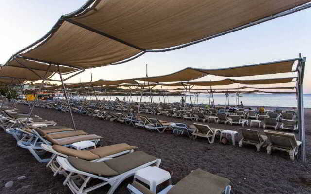 Meridia Beach Hotel