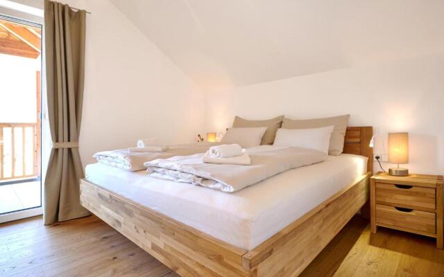 die Tauplitz Lodges - Alm Lodge A11 by AA Holiday Homes