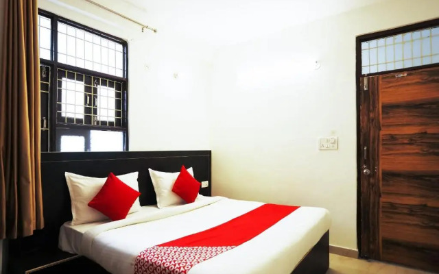 Discovery Deluxe by OYO Rooms