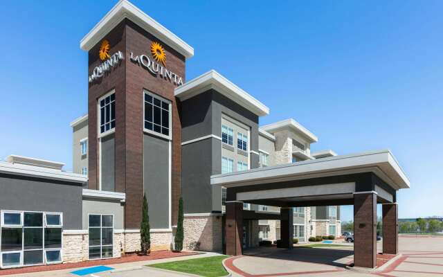 La Quinta Inn & Suites by Wyndham Burleson