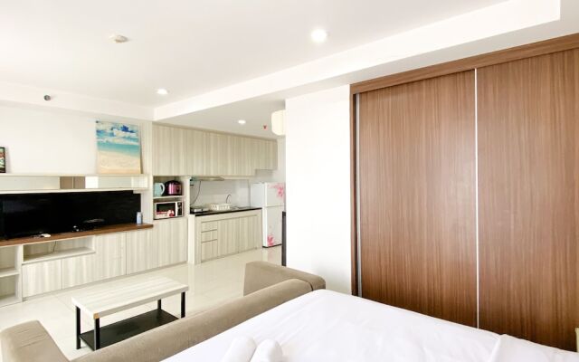 Cozy And Spacious Studio Room Azalea Suites Apartment