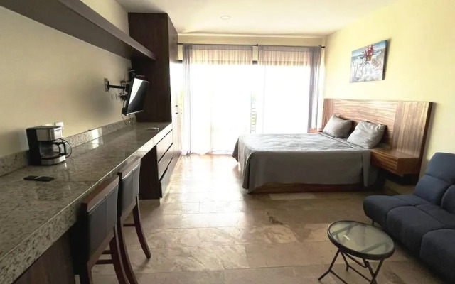 Luxurious Condo Studio 5 Minutes Beach