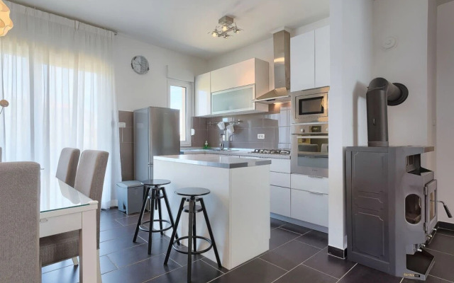 Rovere Pula in Pula With 2 Bedrooms and 1 5 Bathrooms