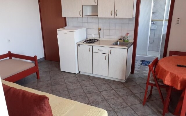 Ana- Next to the sea - A1